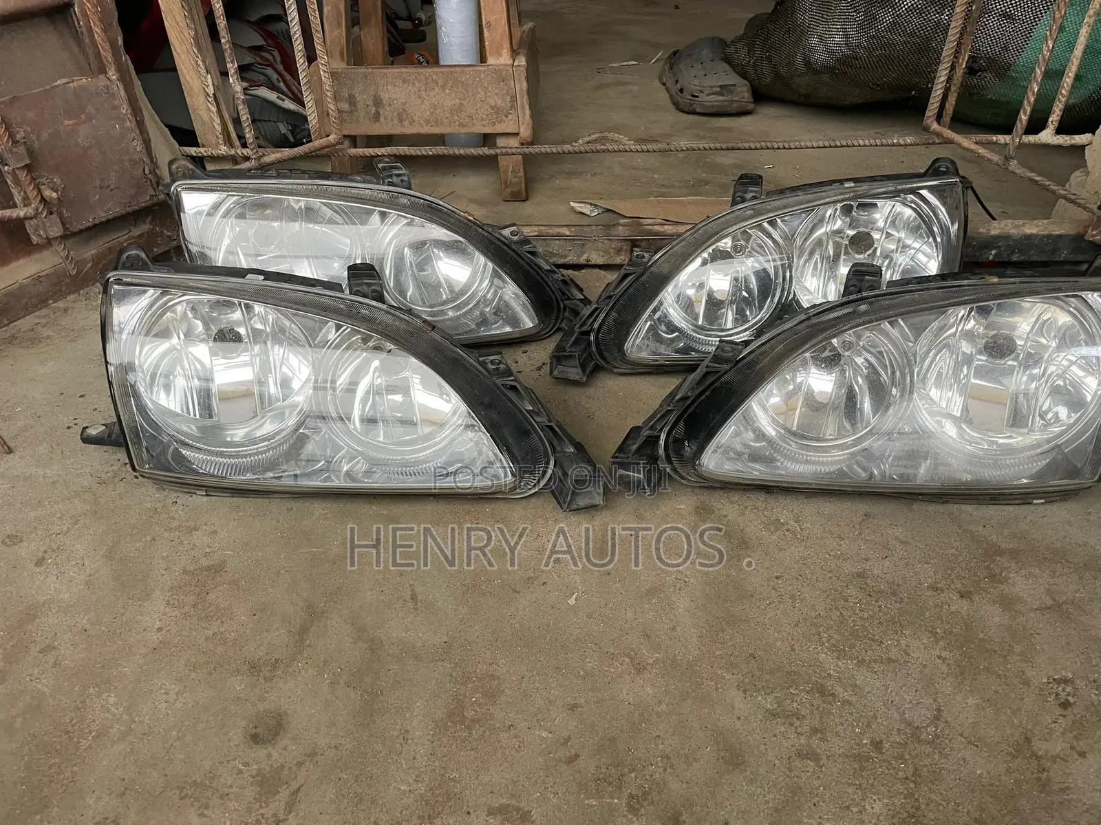 Set Headlamp Avensis 2001
