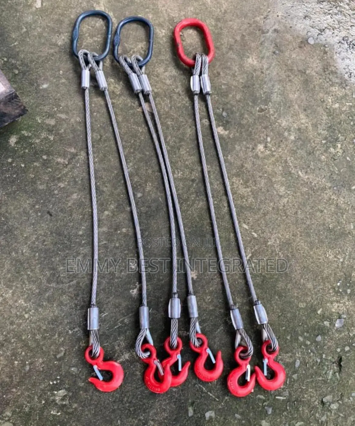 Displays Wire Rope Slings, Which Are Essential Tools Used in Various