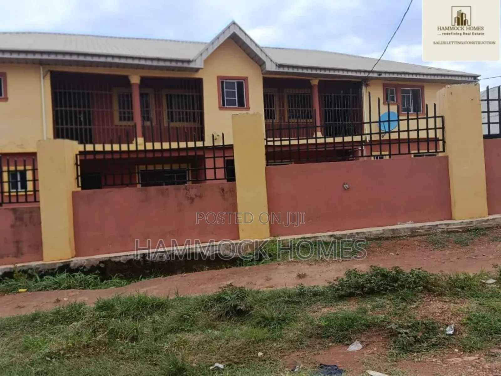 12bdrm Block of Flats in Ologbo Estate, Ologuneru for sale