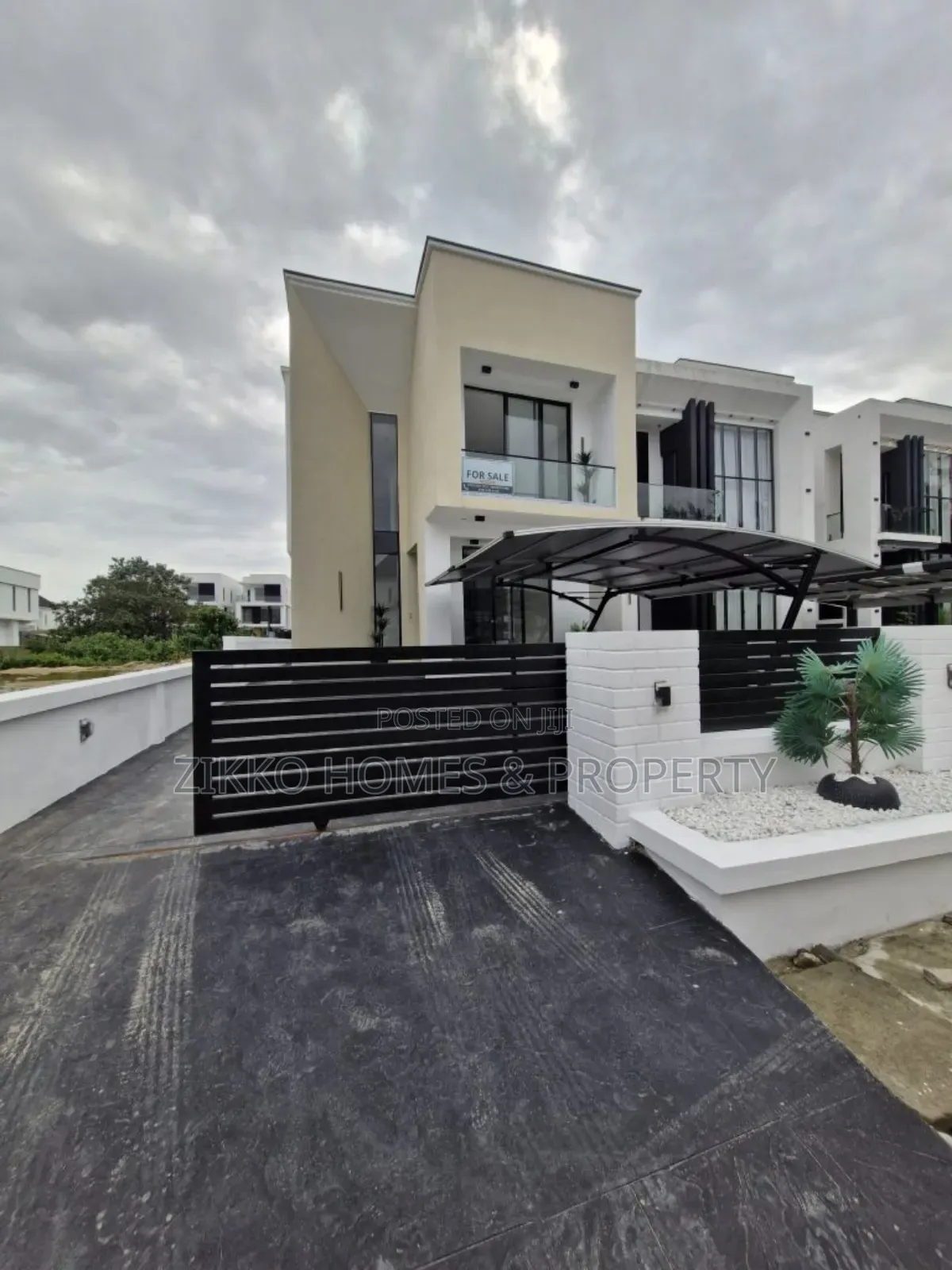 5bdrm Duplex in Megamound, Lekki for sale