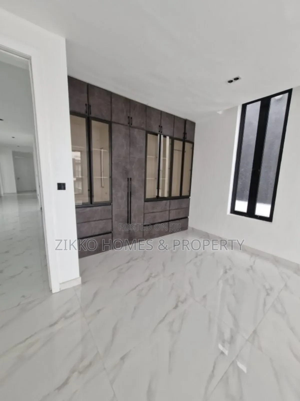 5bdrm Duplex in Megamound, Lekki for sale