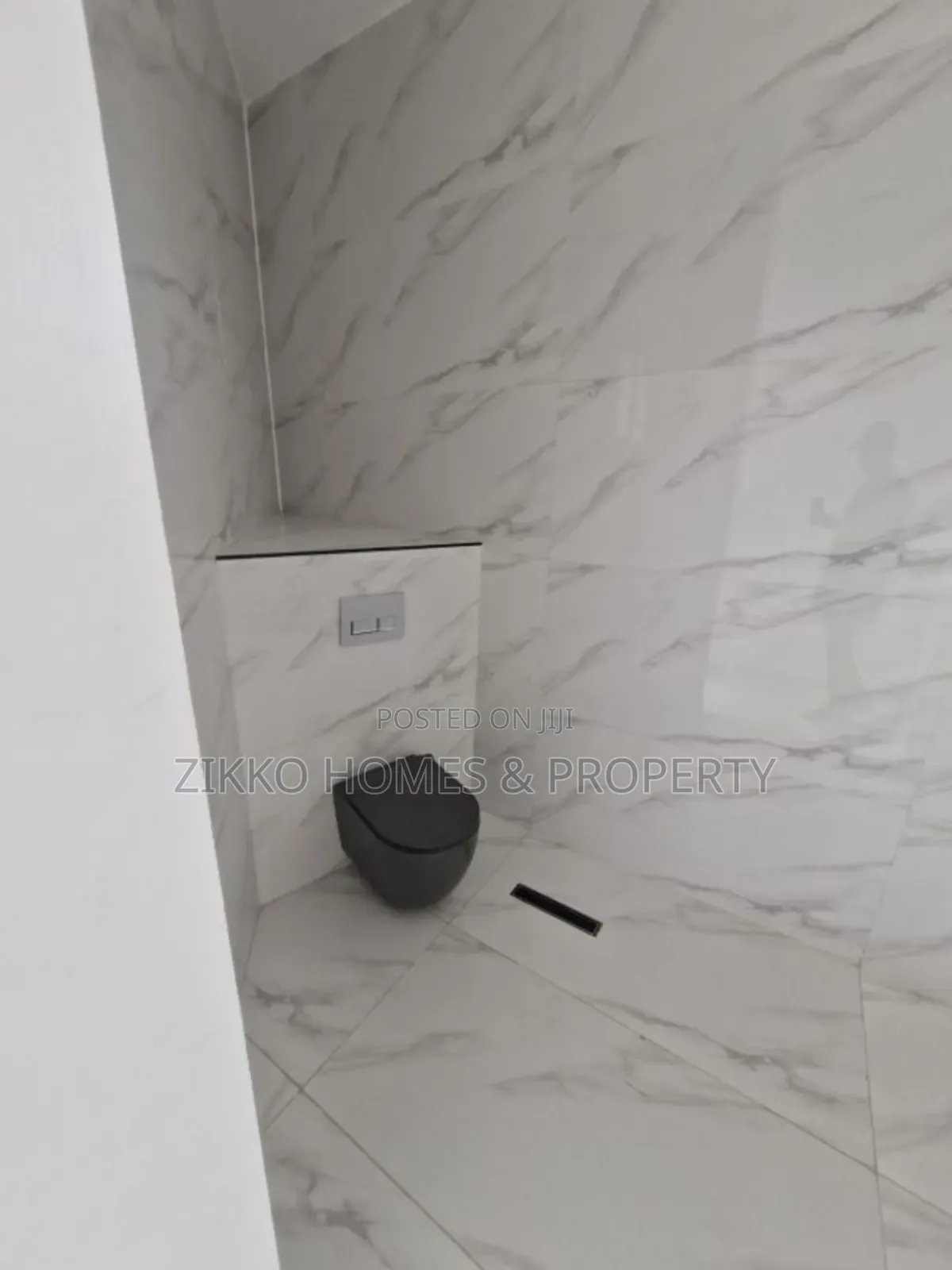 5bdrm Duplex in Megamound, Lekki for sale