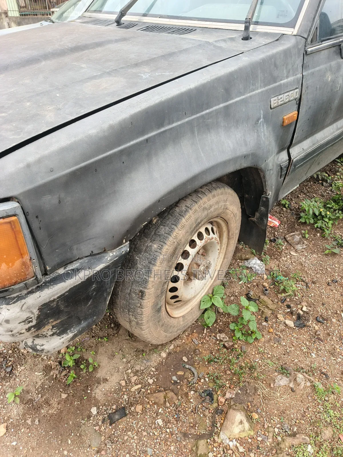 Mazda B-series 1989 Gray