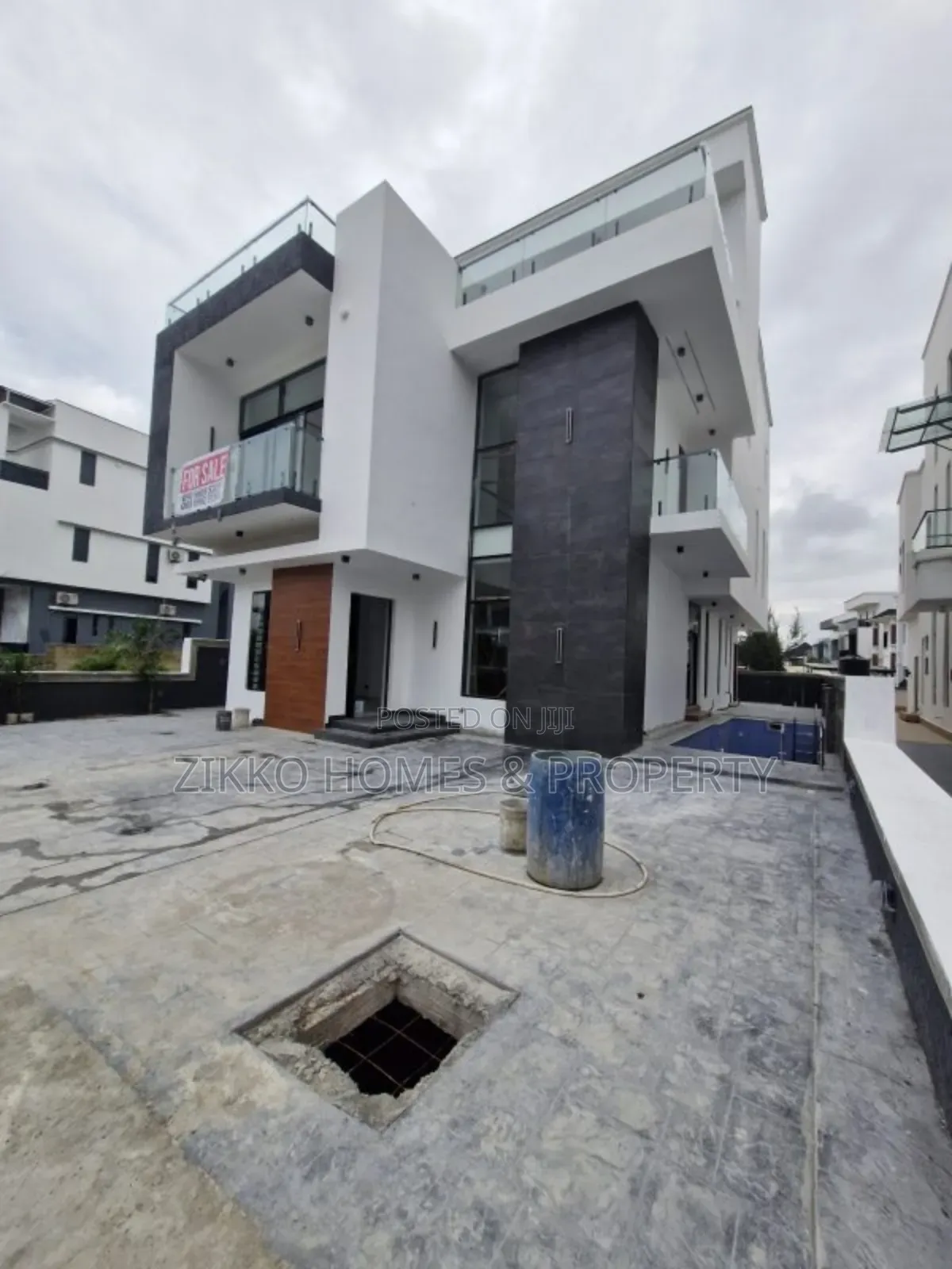 5bdrm Duplex in Megamound, Lekki for sale