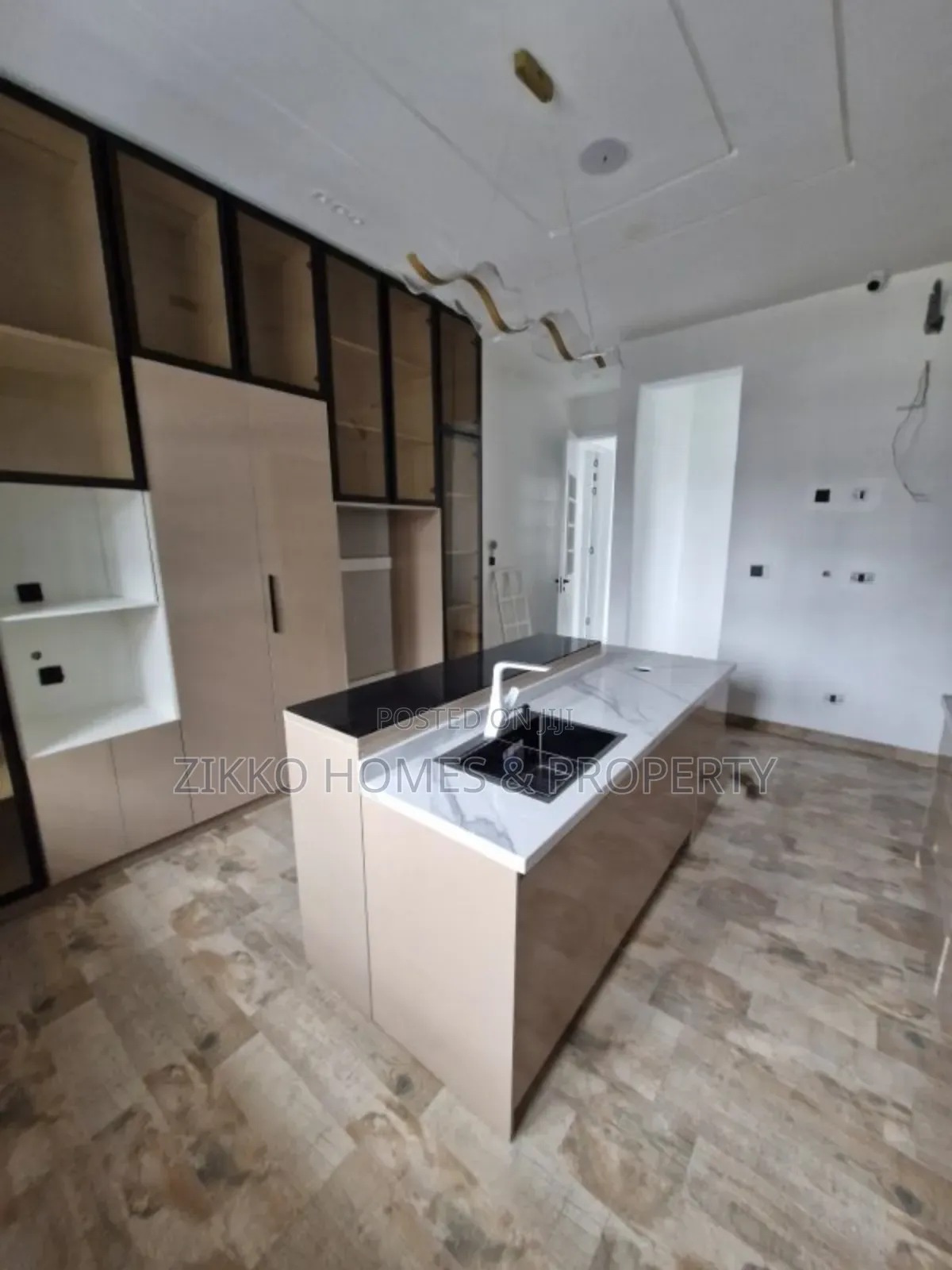 5bdrm Duplex in Megamound, Lekki for sale