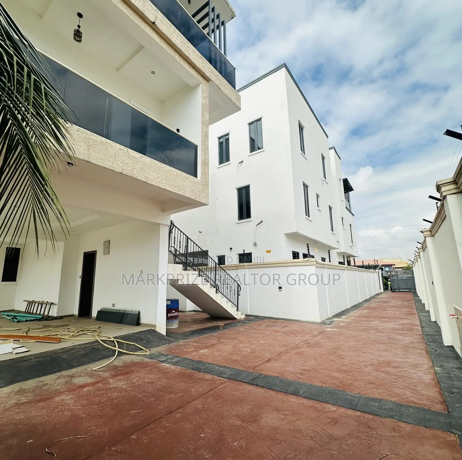 4bdrm Duplex in Magodo Phase 2 Lagos for sale