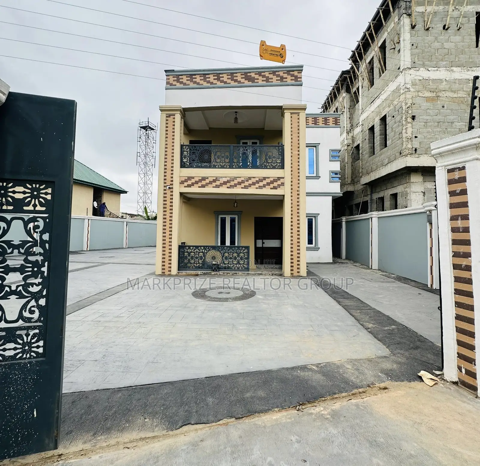 4bdrm Duplex in Agege Lagos for sale