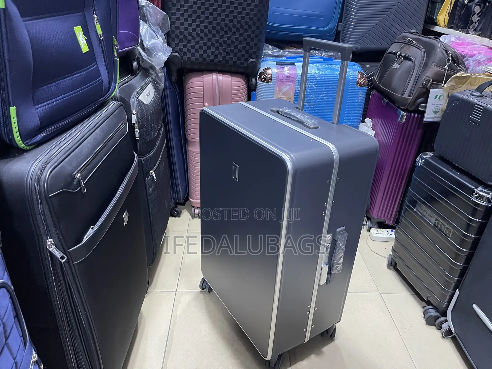 Bug Size High Quality Aluminium Frame Travel Luggage