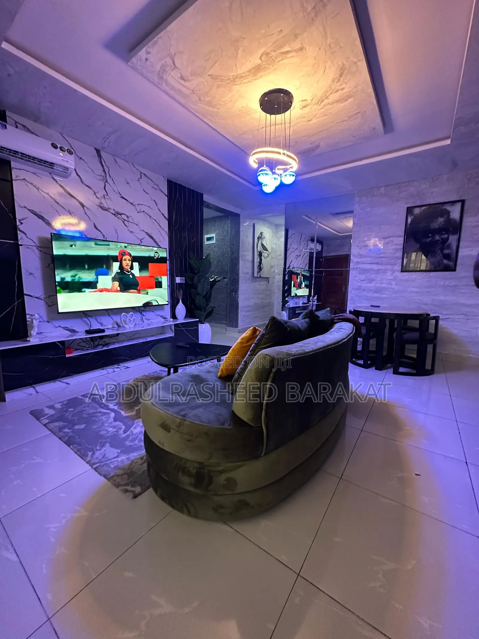 Luxury One Bedroom Apartment With Pool and Balcony
