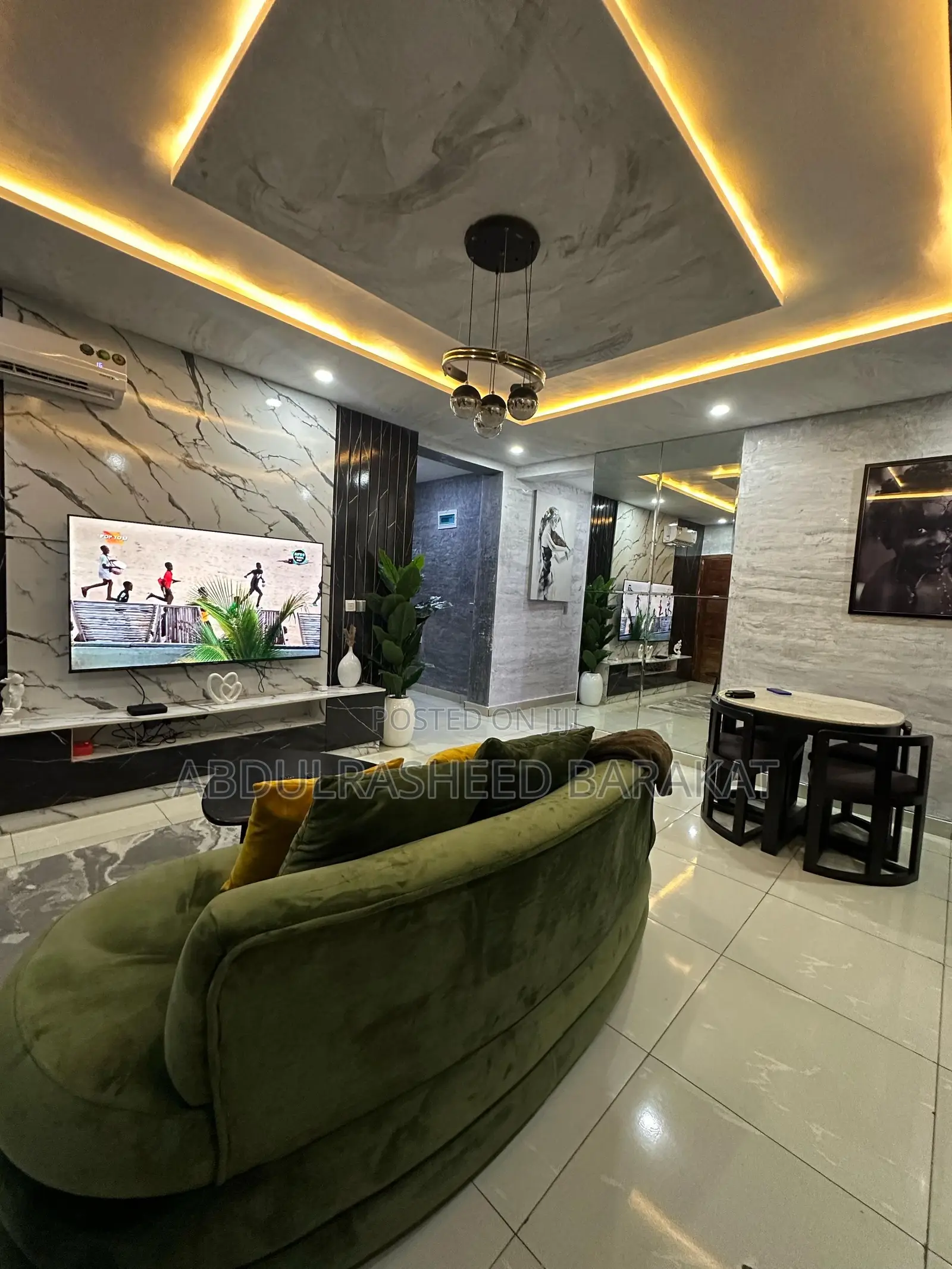 Luxury One Bedroom Apartment With Pool and Balcony