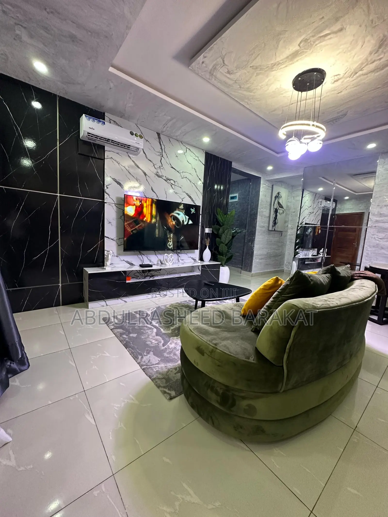 Luxury One Bedroom Apartment With Pool and Balcony