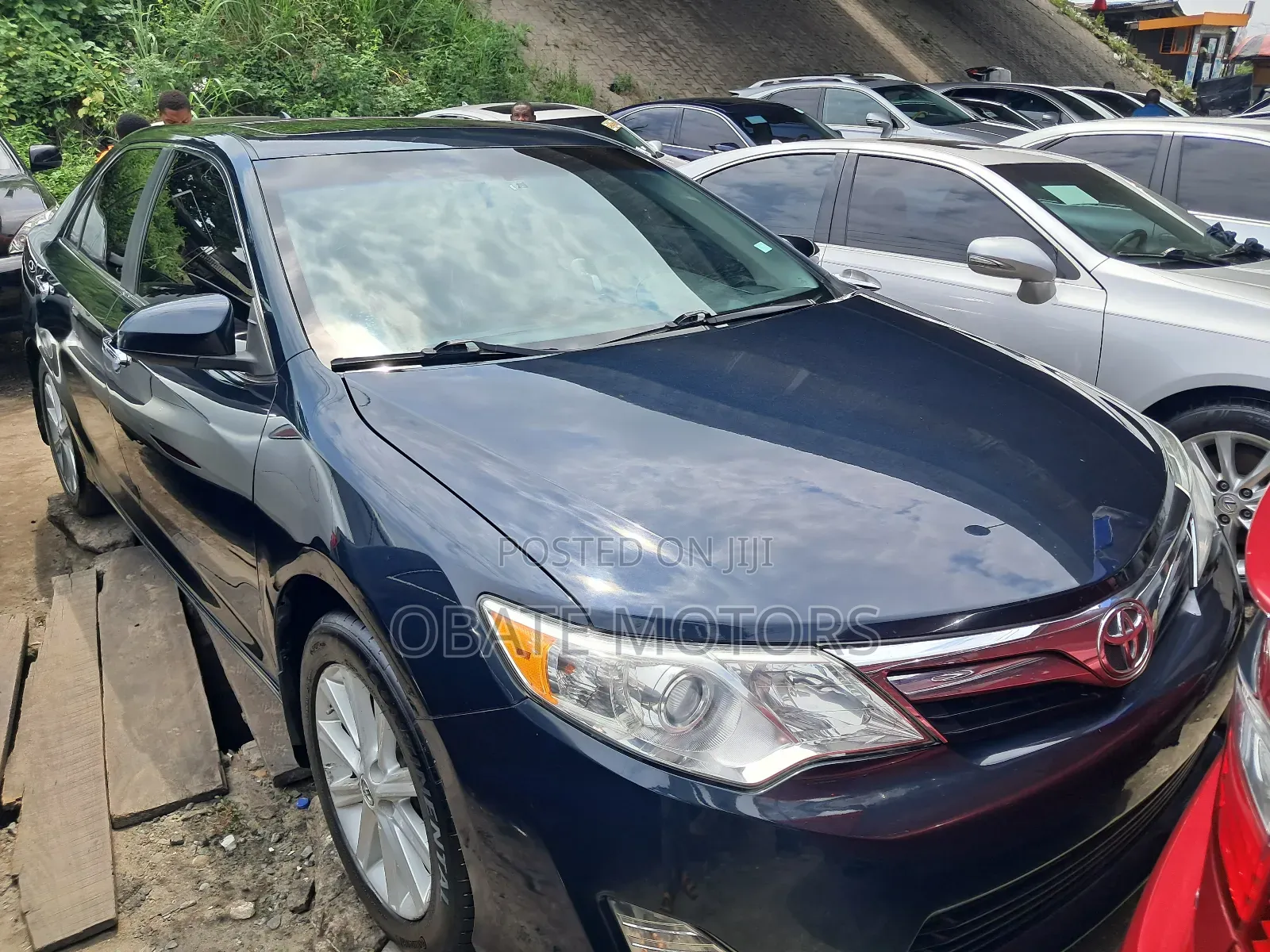 Toyota Camry XLE 4dr Sedan (2.5L 4cyl 6A) 2014 Gray