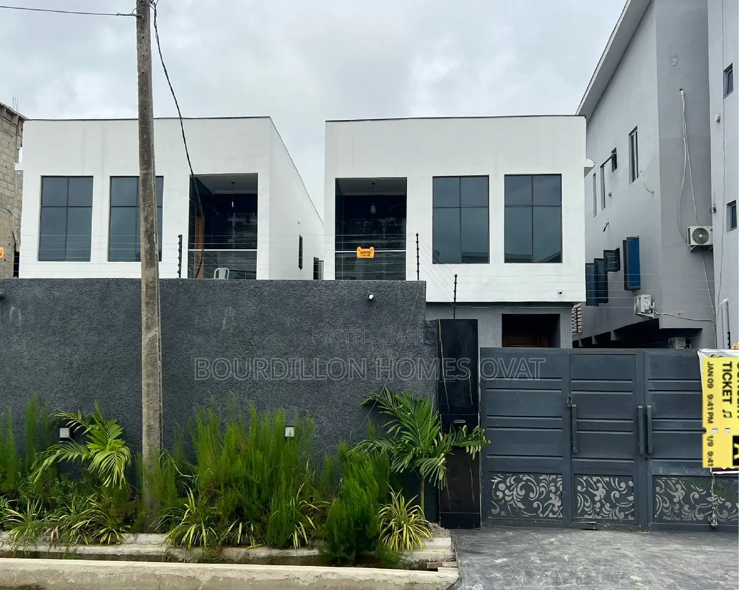 5bdrm Duplex in Ologolo for sale