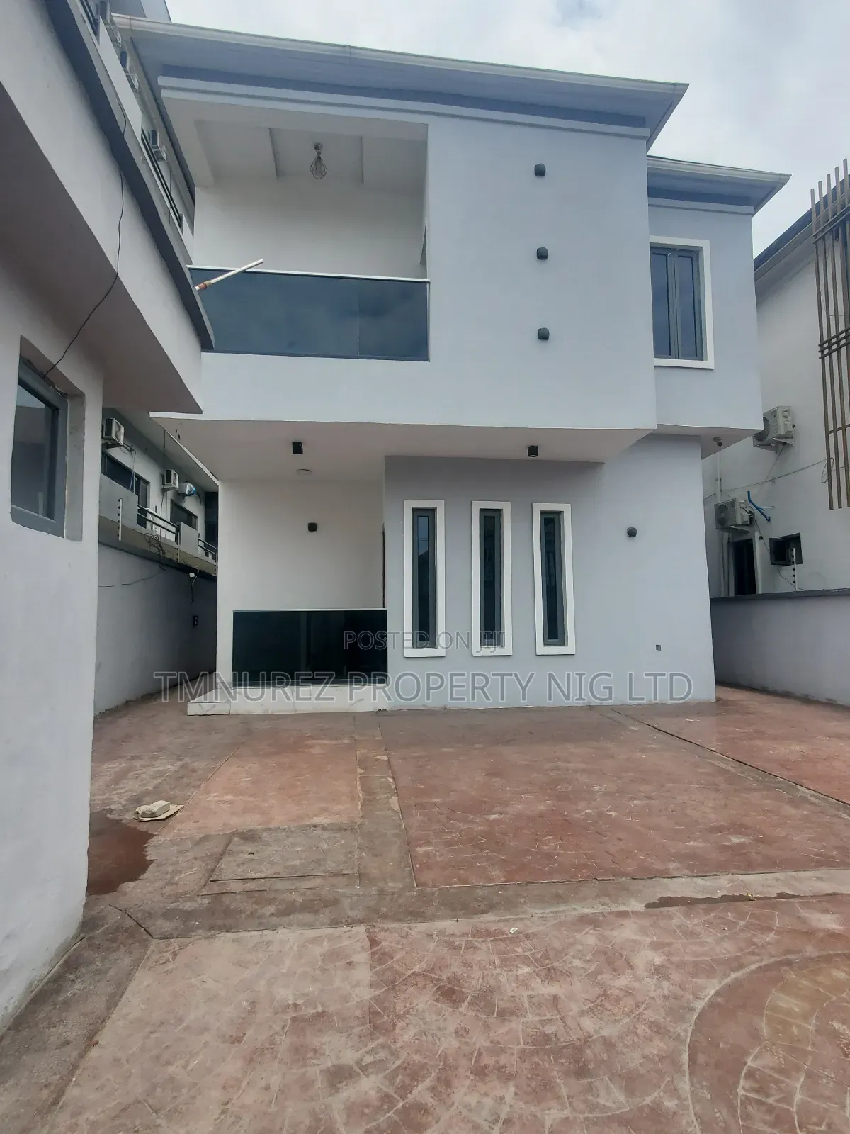 5bdrm Duplex in Ikate for sale