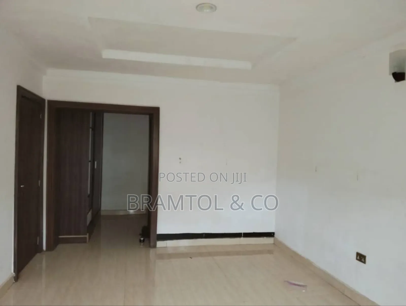 2bdrm Townhouse / Terrace in Apo District for rent
