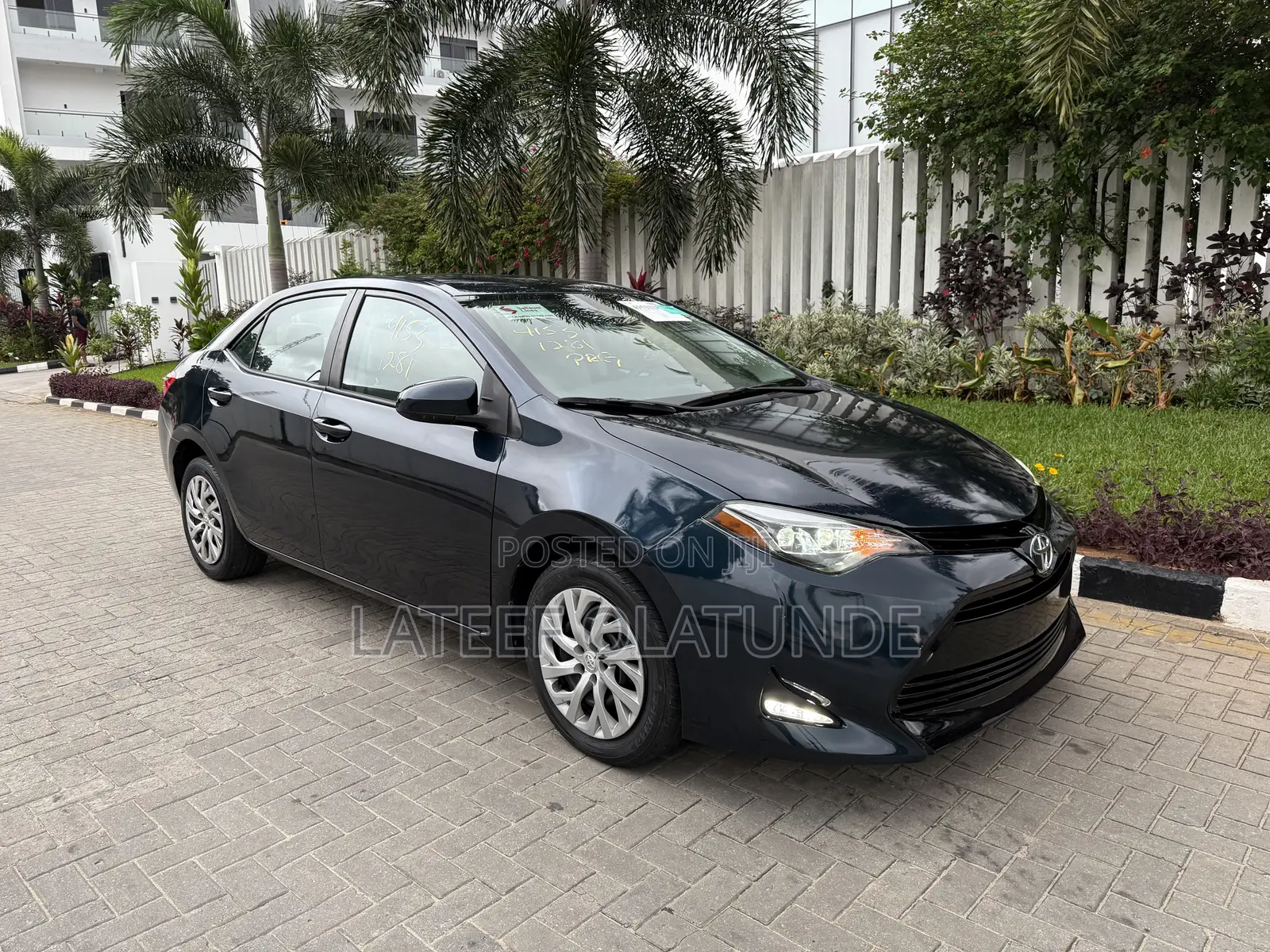 Toyota Corolla LE ECO 4dr Sedan (1.8L 4cyl CVT) 2017 Blue