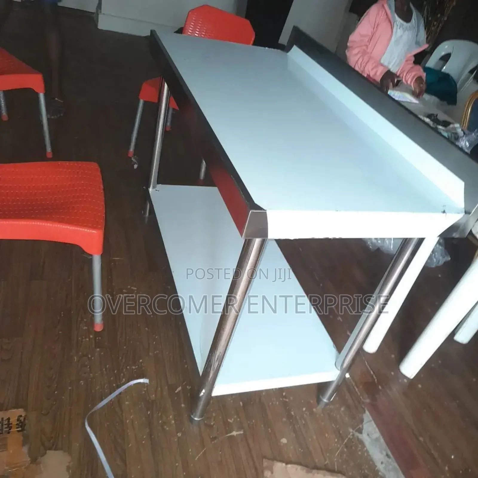 Working Table With Back