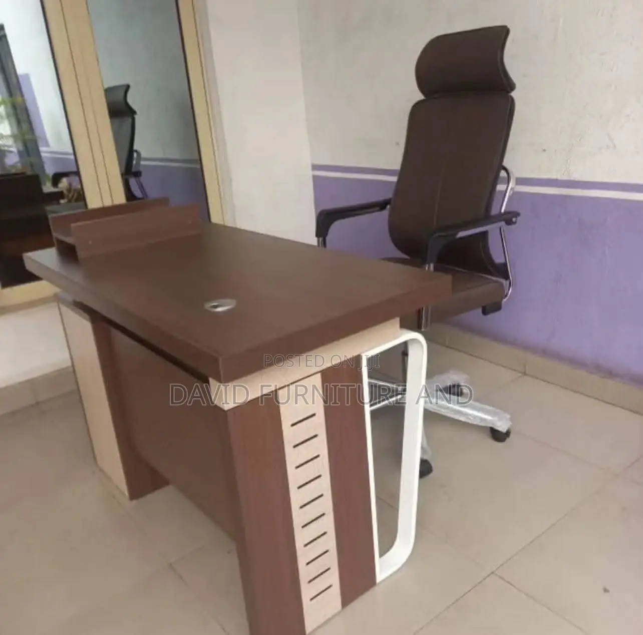 Adjustable Comfort Chair With Table