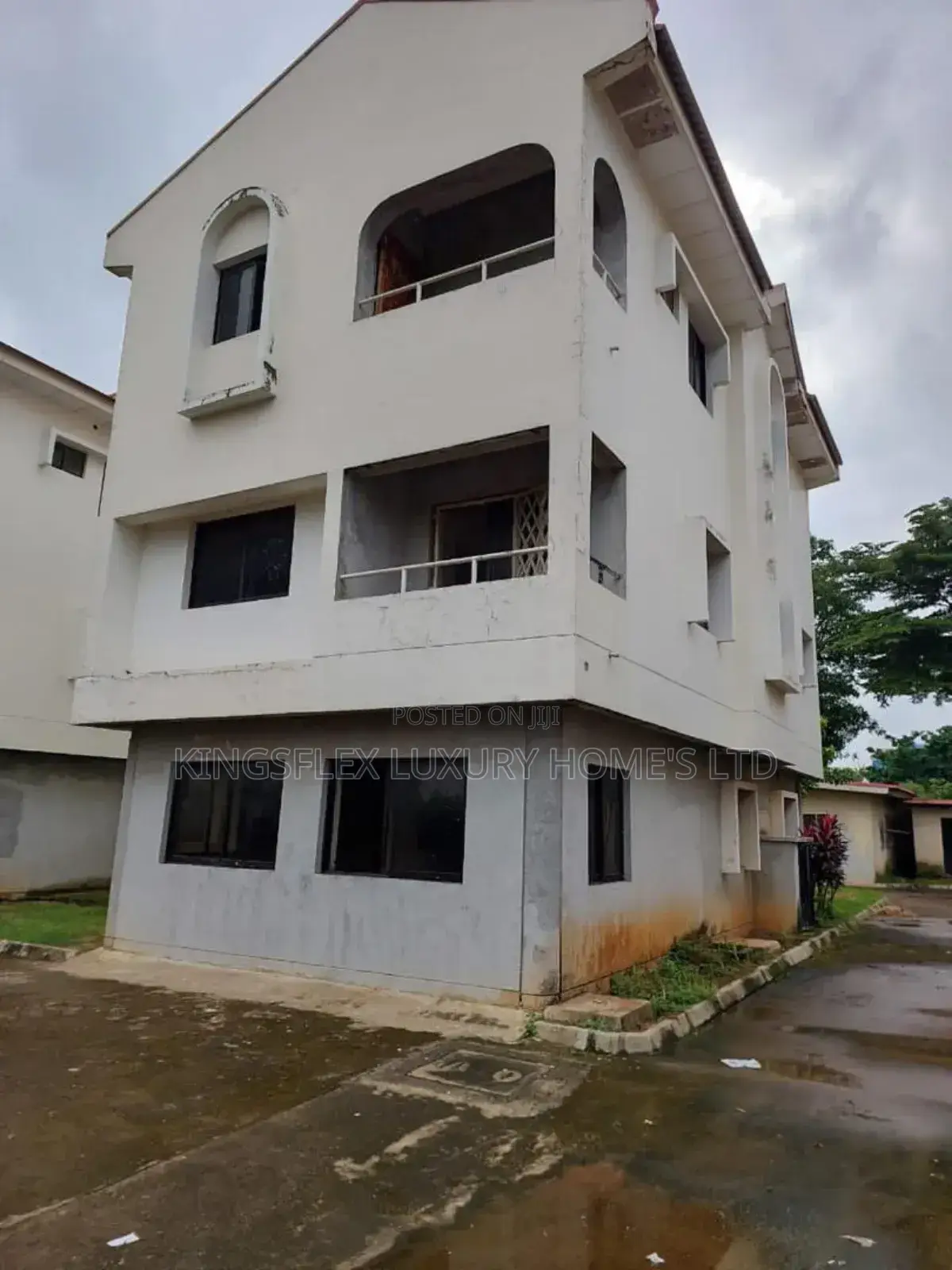 4bdrm Duplex in Maitama for sale