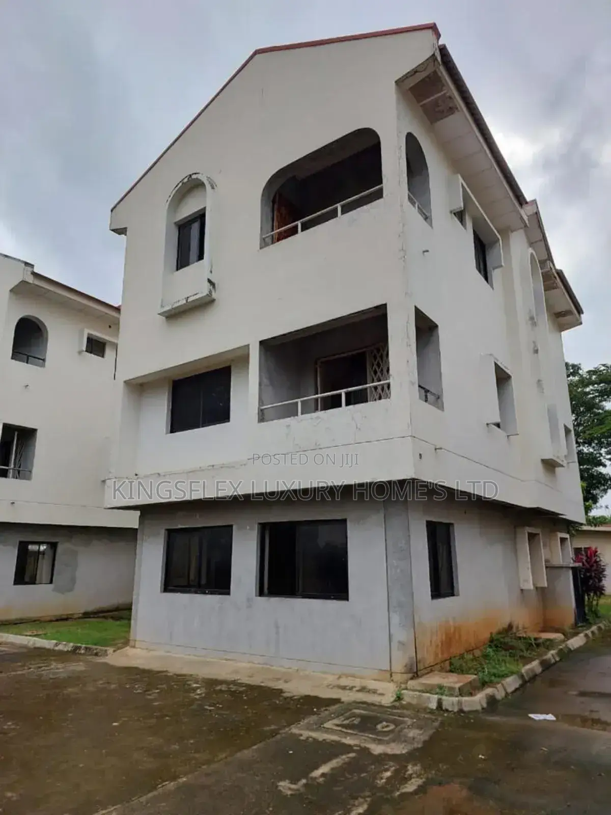 4bdrm Duplex in Maitama for sale