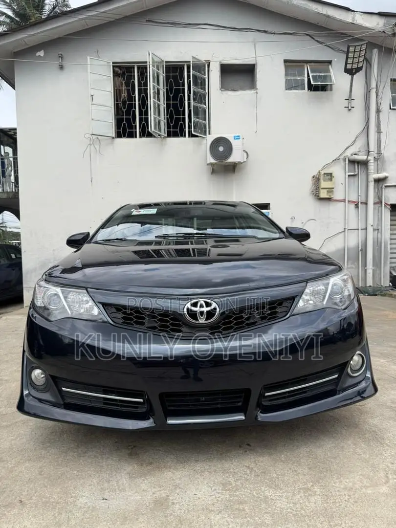 Toyota Camry SE 4dr Sedan (2.5L 4cyl 6A) 2012 Black