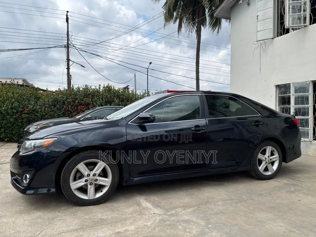 Toyota Camry SE 4dr Sedan (2.5L 4cyl 6A) 2012 Black