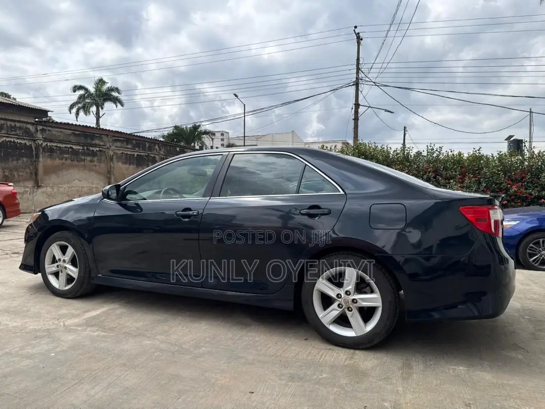 Toyota Camry SE 4dr Sedan (2.5L 4cyl 6A) 2012 Black