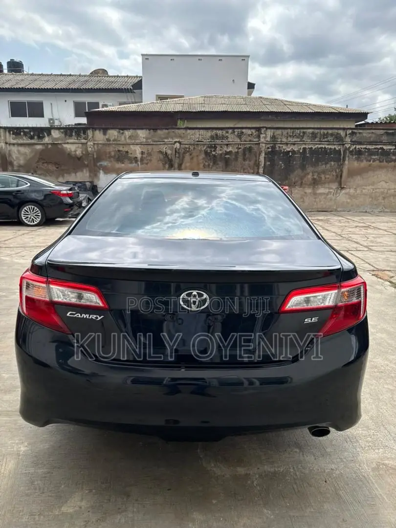 Toyota Camry SE 4dr Sedan (2.5L 4cyl 6A) 2012 Black