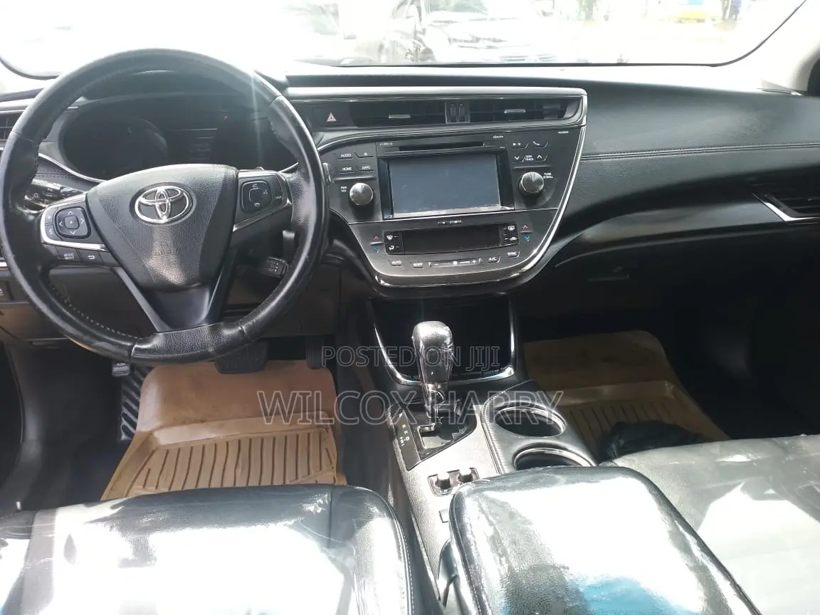 Toyota Avalon XLE Premium FWD Sedan (3.6L 6cyl 6A) 2016 Black