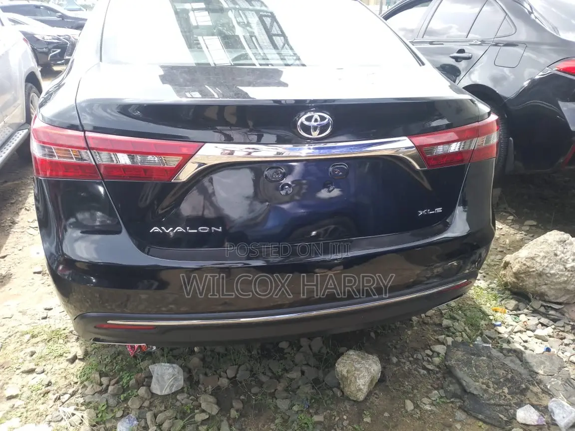 Toyota Avalon XLE Premium FWD Sedan (3.6L 6cyl 6A) 2016 Black