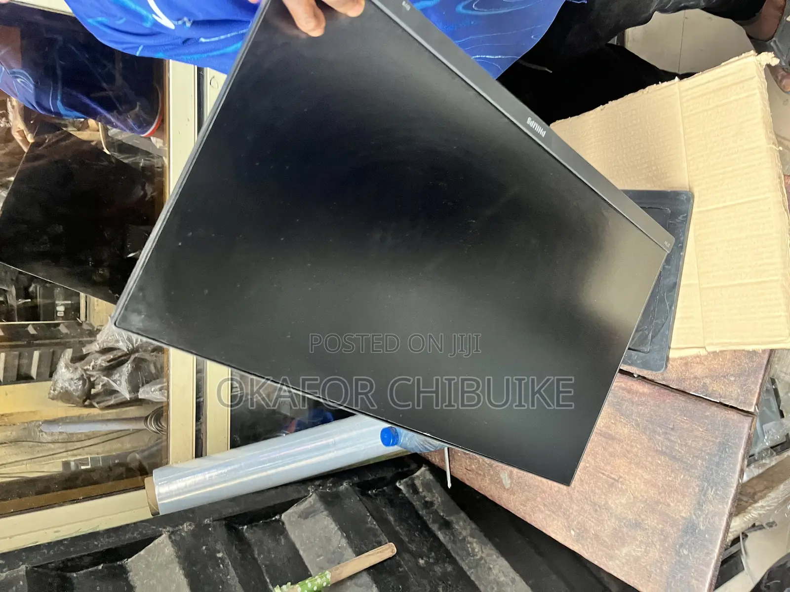 27 Inches Phlip Frameless Monitor