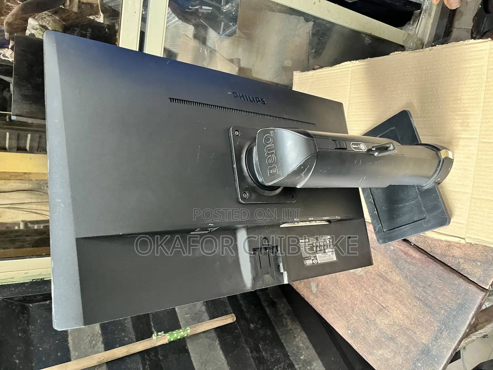 27 Inches Phlip Frameless Monitor