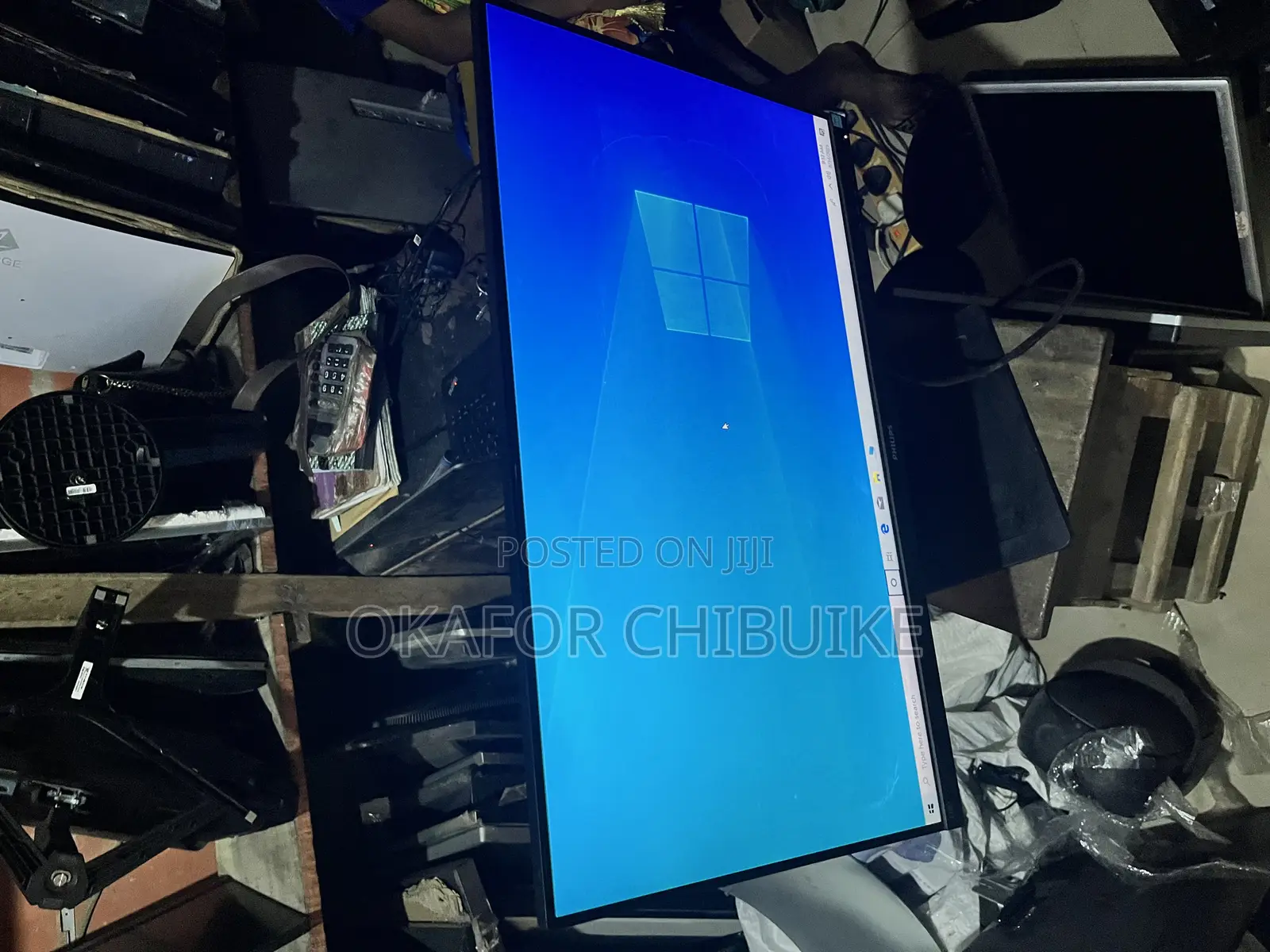 27 Inches Phlip Frameless Monitor