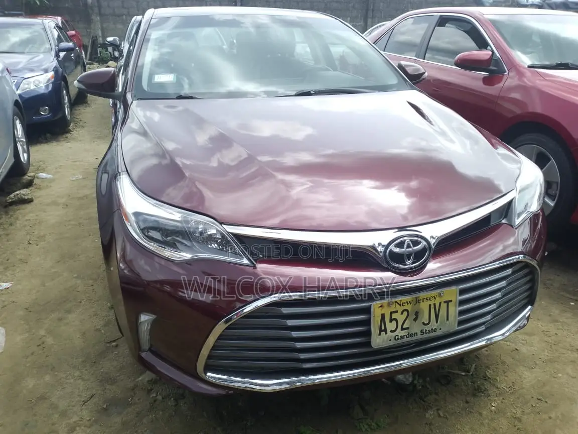 Toyota Avalon XLE Plus FWD Sedan (3.6L 6cyl 6A) 2016 Red