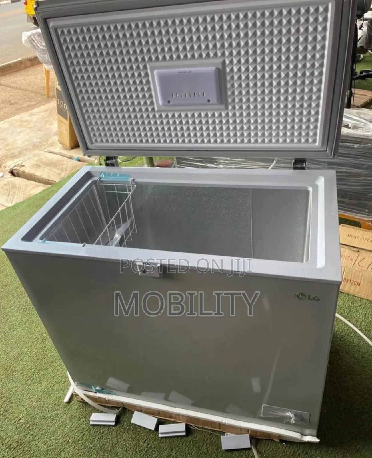 Lg Frezzer FRZ 215 With 190l +24months Warranty and Wheels With Lock