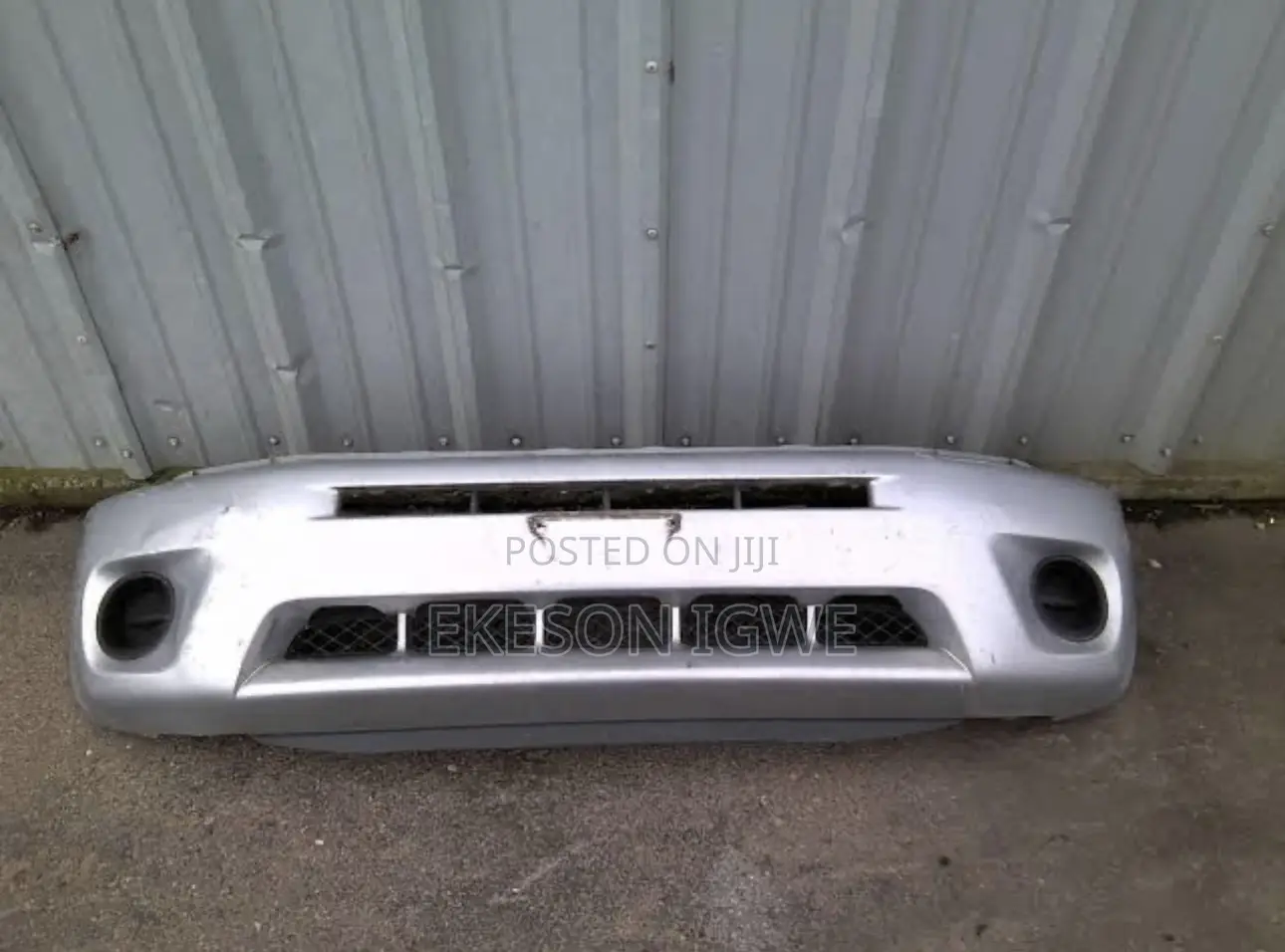Tokunbo Front Bumper Rav4 2004-05