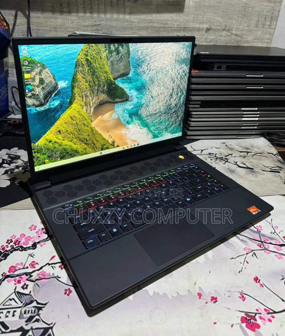 New Laptop Dell Alienware M16 R1 64GB Intel Core I9 SSD 2T