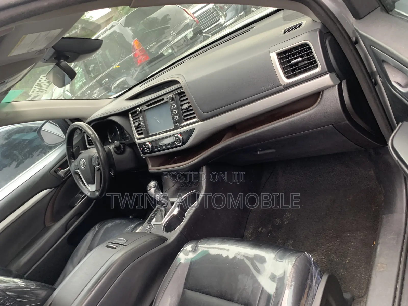 Toyota Highlander XLE 2019 Silver