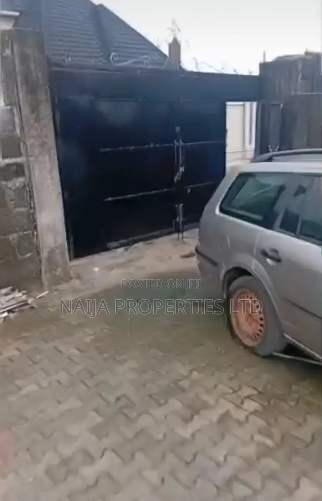 3bdrm Bungalow in New Rd, Awoyaya for sale
