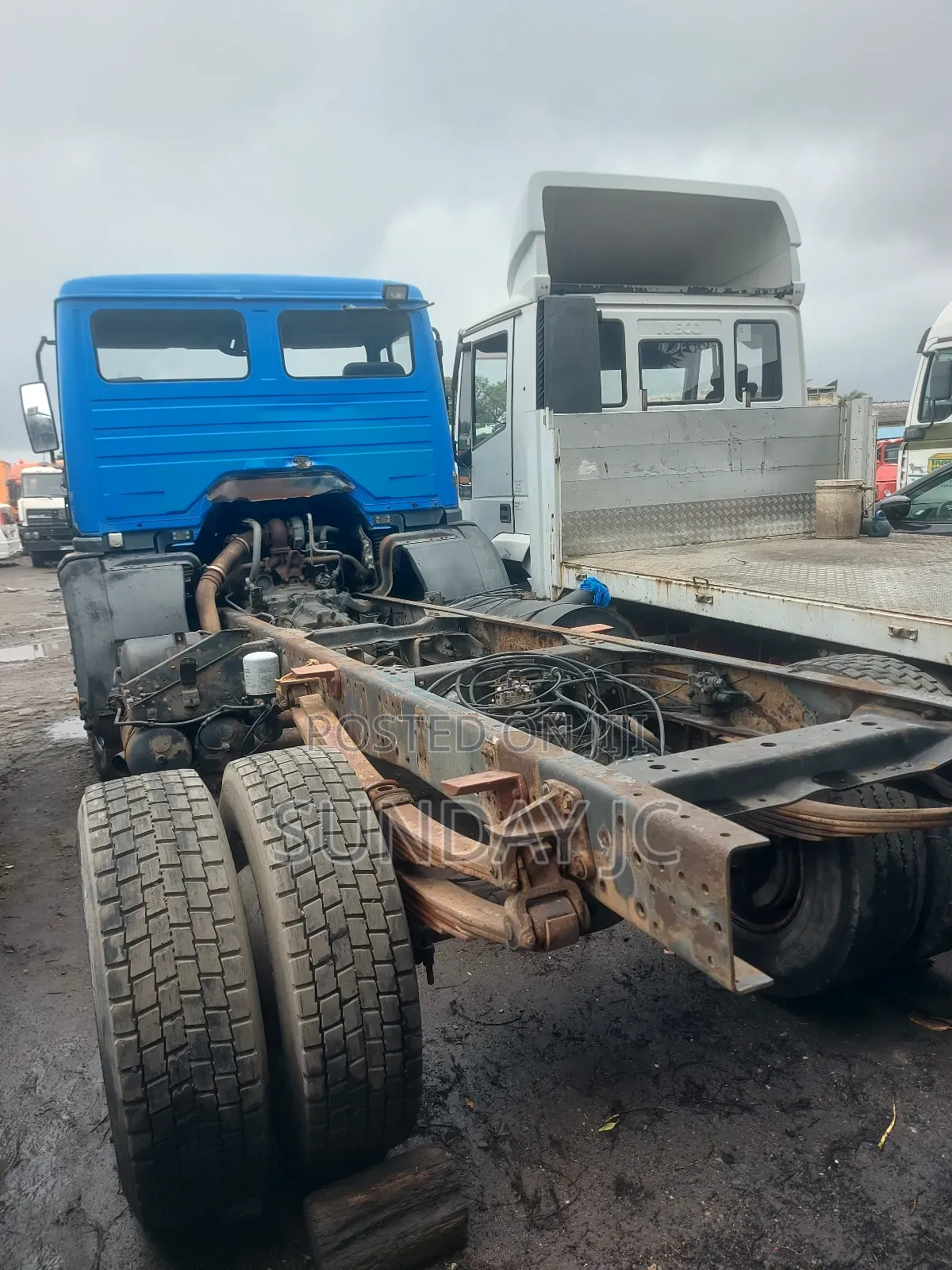 Foreign Used 1824 Mercedes Benz Six Tyres Long Frame Truck