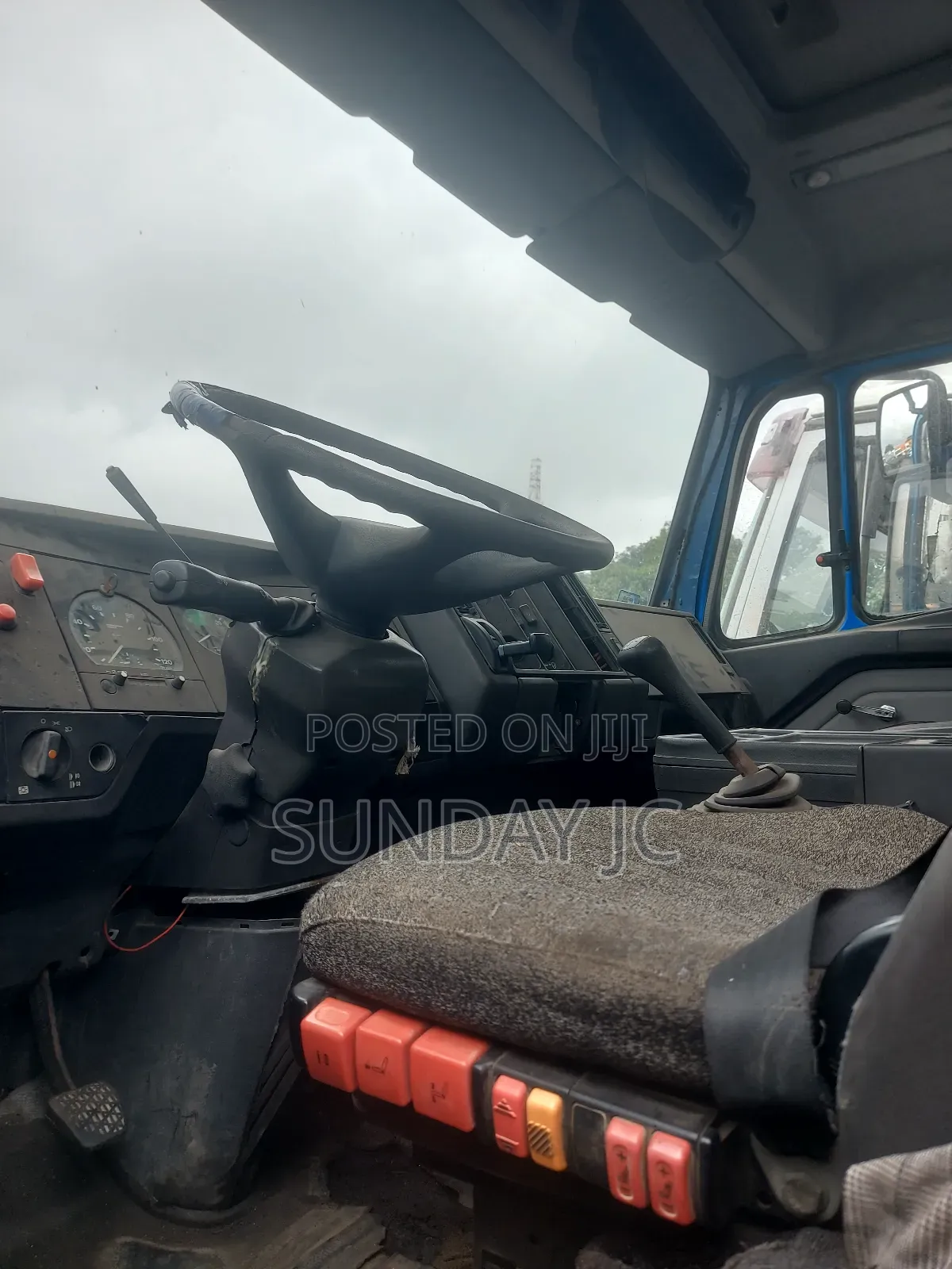 Foreign Used 1824 Mercedes Benz Six Tyres Long Frame Truck