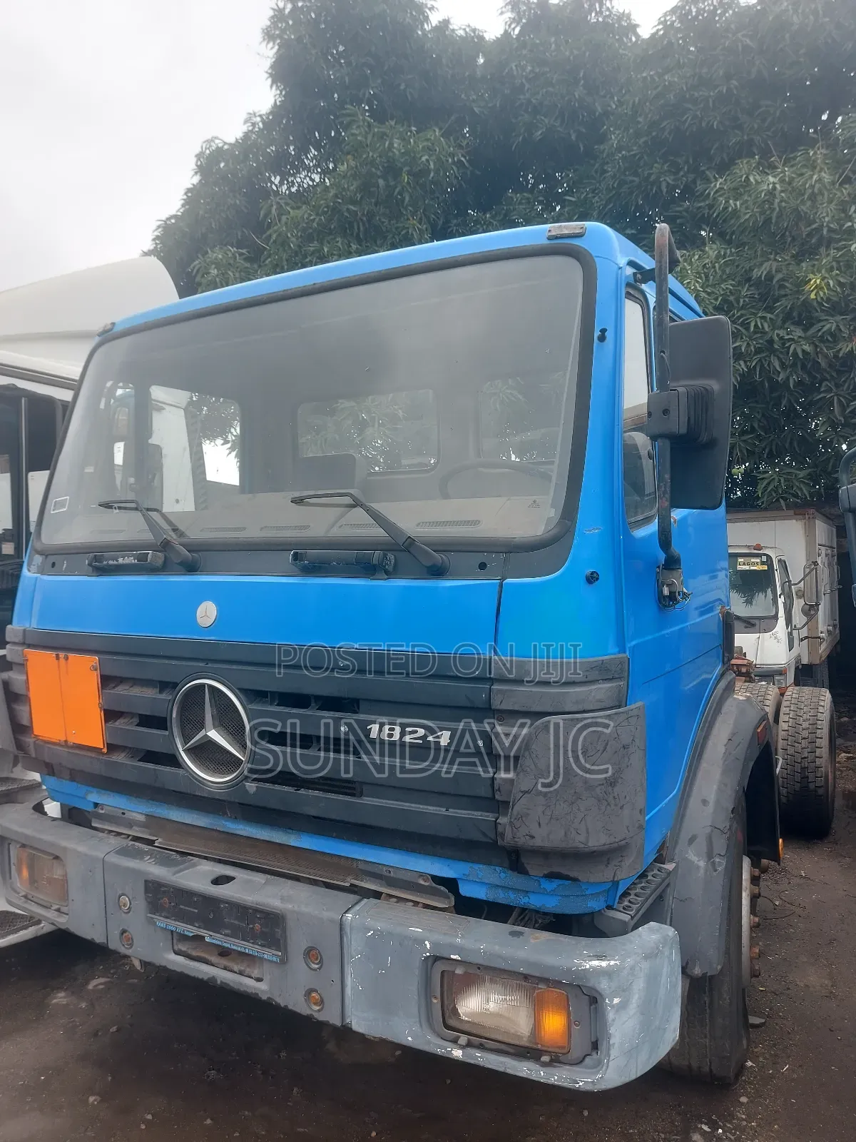 Foreign Used 1824 Mercedes Benz Six Tyres Long Frame Truck