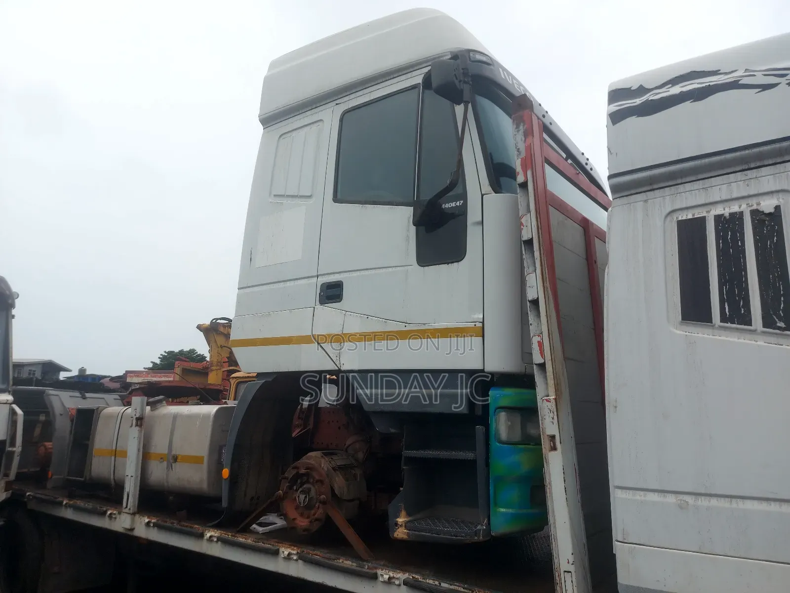 Foreign Used 1824 Mercedes Benz Six Tyres Long Frame Truck