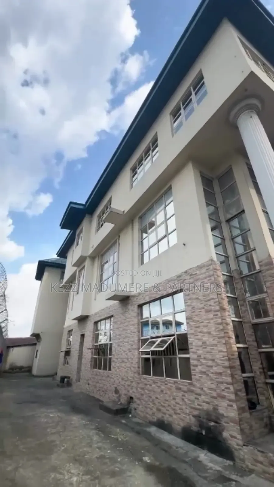 For Sale : Cofo 2 Storey Building on 2 Plots in Ph
