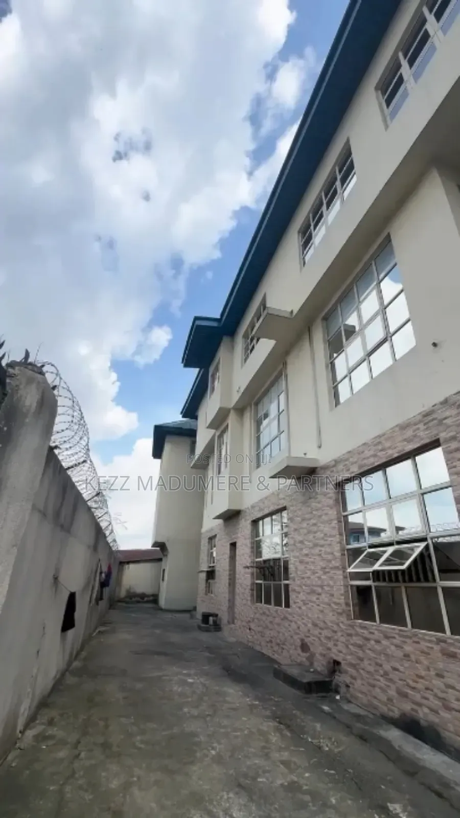 For Sale : Cofo 2 Storey Building on 2 Plots in Ph