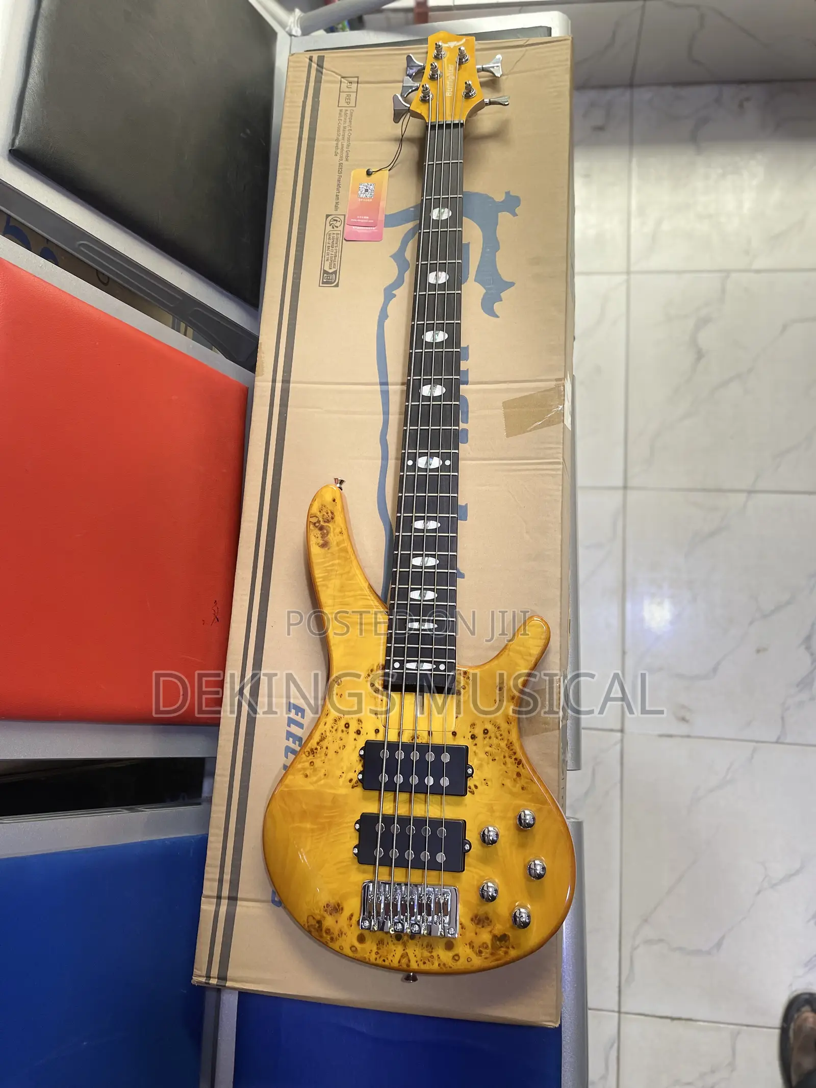 Bullfighter Active 5 Strings Electric Bass Guitar