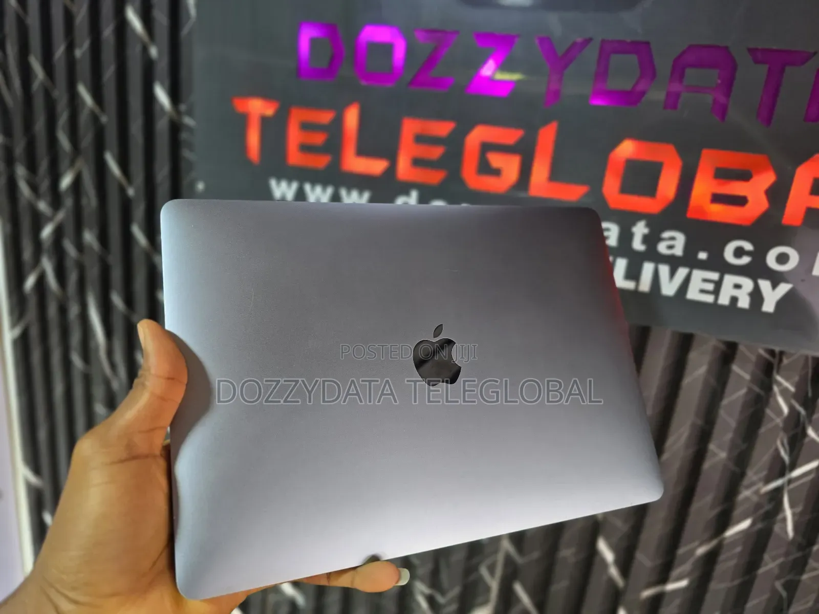 Laptop Apple MacBook Pro 2020 16GB Intel Core I5 SSD 512GB