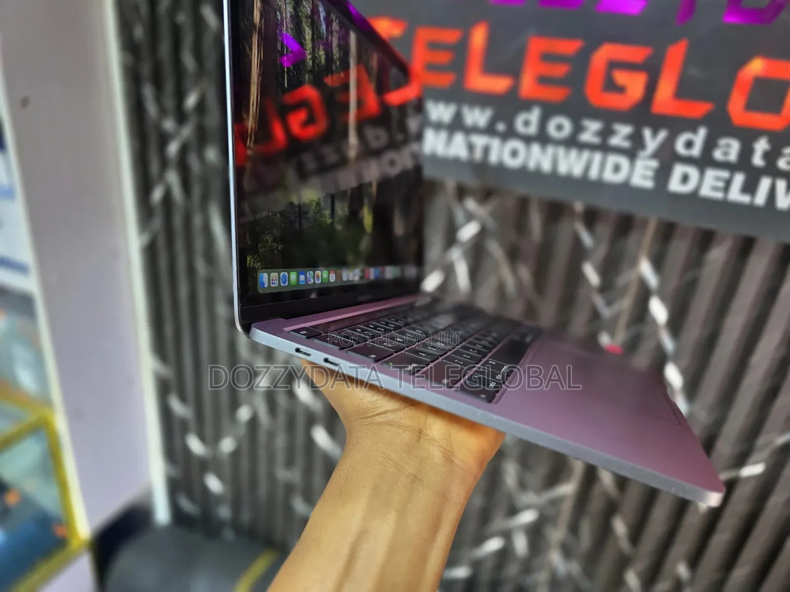 Laptop Apple MacBook Pro 2020 16GB Intel Core I5 SSD 512GB