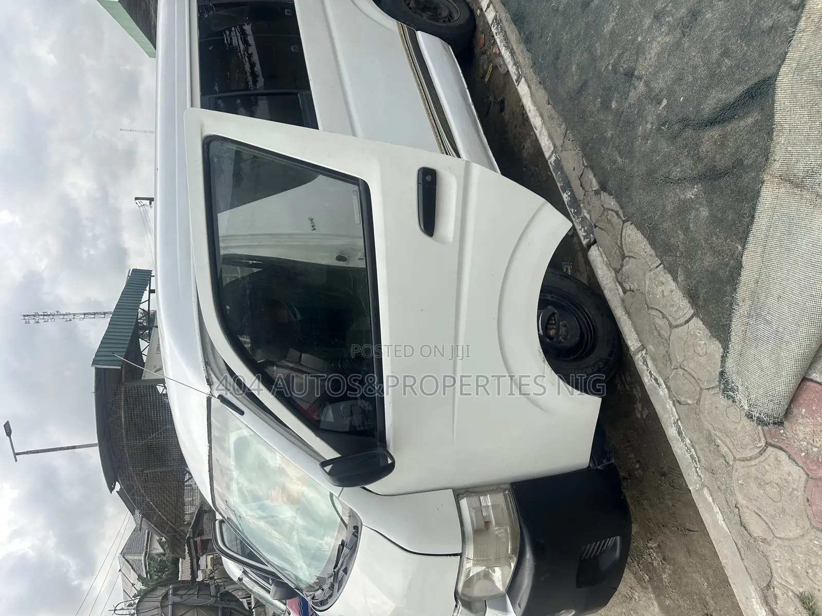 Toyota HiAce 2005 White
