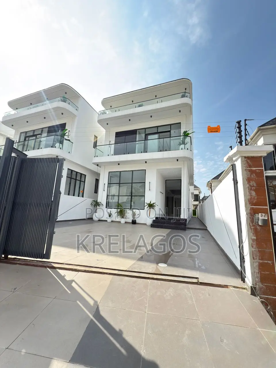 5bdrm Duplex in Oral Estate, Chevron for sale